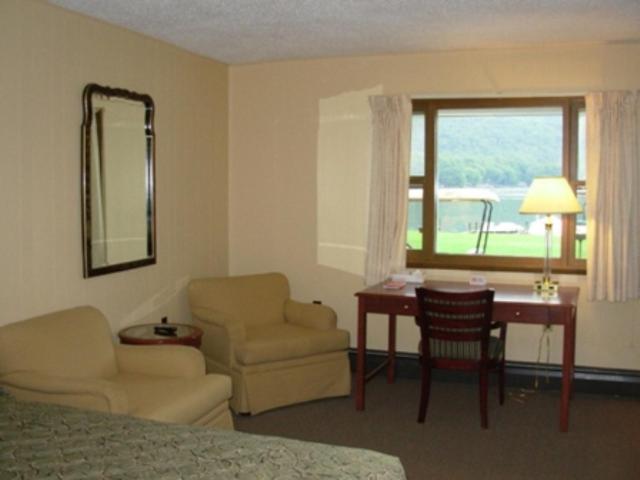 Red Carpet Inn On The Lake - 奥尼昂塔 客房 照片