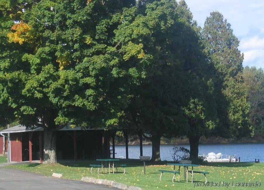 Red Carpet Inn On The Lake - 奥尼昂塔 设施 照片
